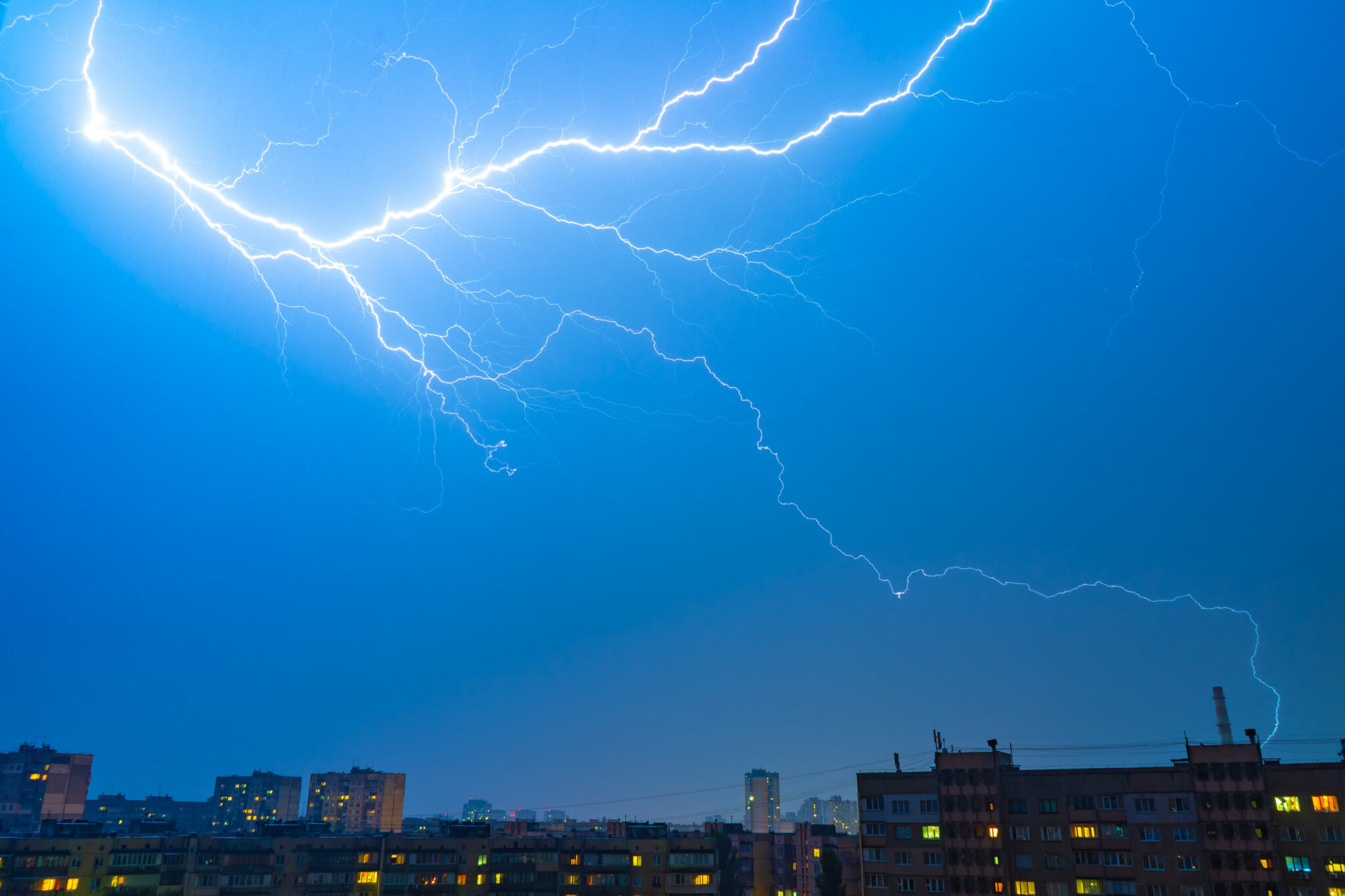 the-picturesque-lightning-above-the-city-evening-2026-03-13-04-13-39-utc-scaled.jpg